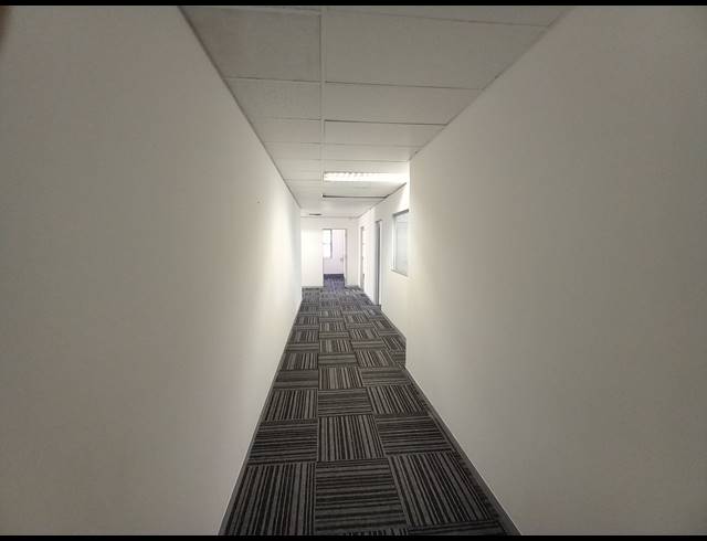 231M² OFFICE TO LET IN BRYANSTON